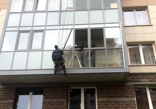 Заменили стеклопакет в алюминиевом фасаде