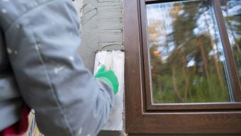 Отделка откосов и подоконников