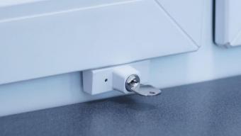 Установка детских замков и блокираторов